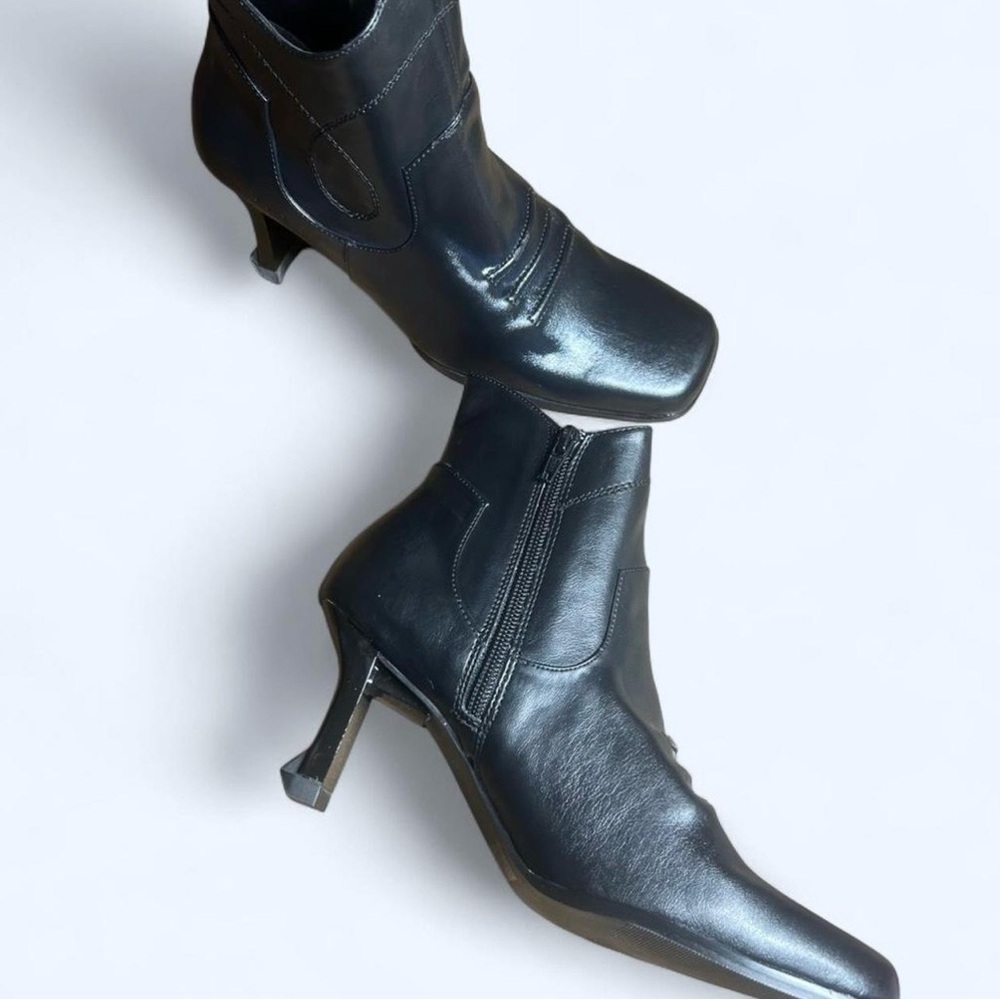 Women's Black Leather Ankle Boots with Side Zip